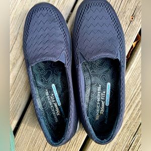 Women’s Skechers Reggae Fest Willows Navy Size 6